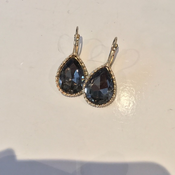 Lux gold plated tear drop earrings - Picture 2 of 3